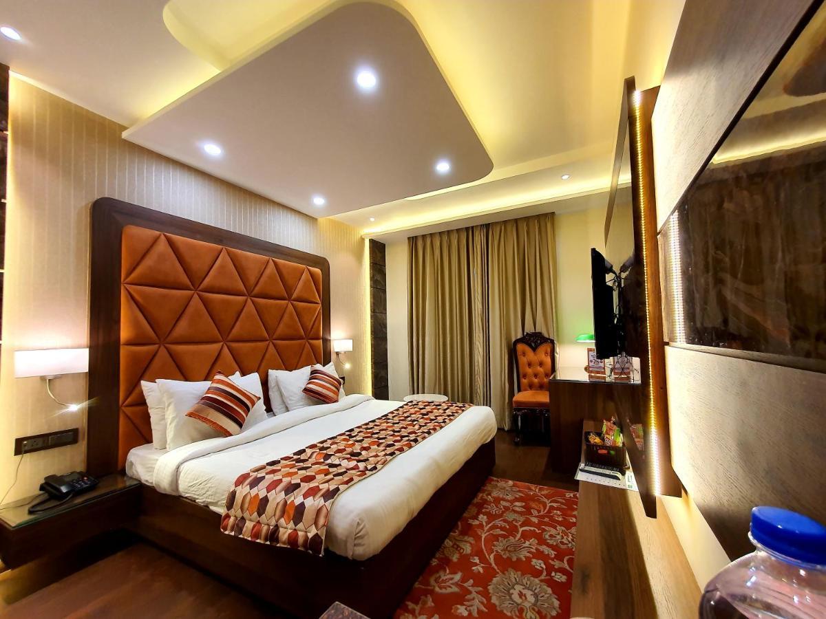 Makhan Residency