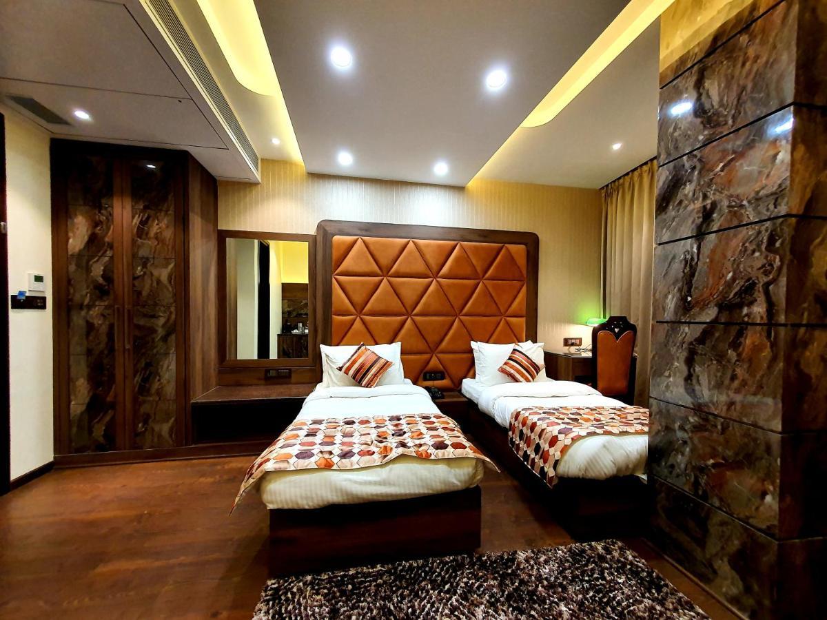 Makhan Residency Hotel