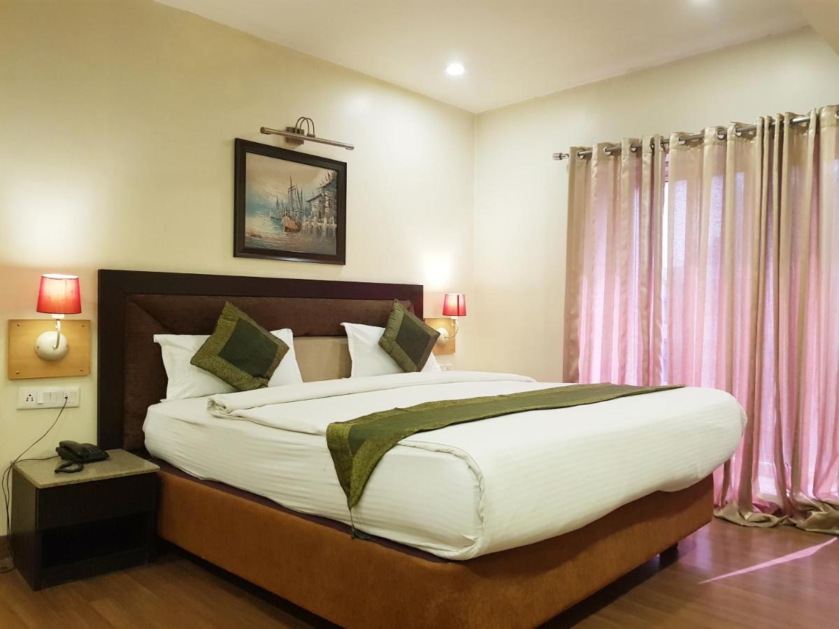 Fairway Hotel 3*