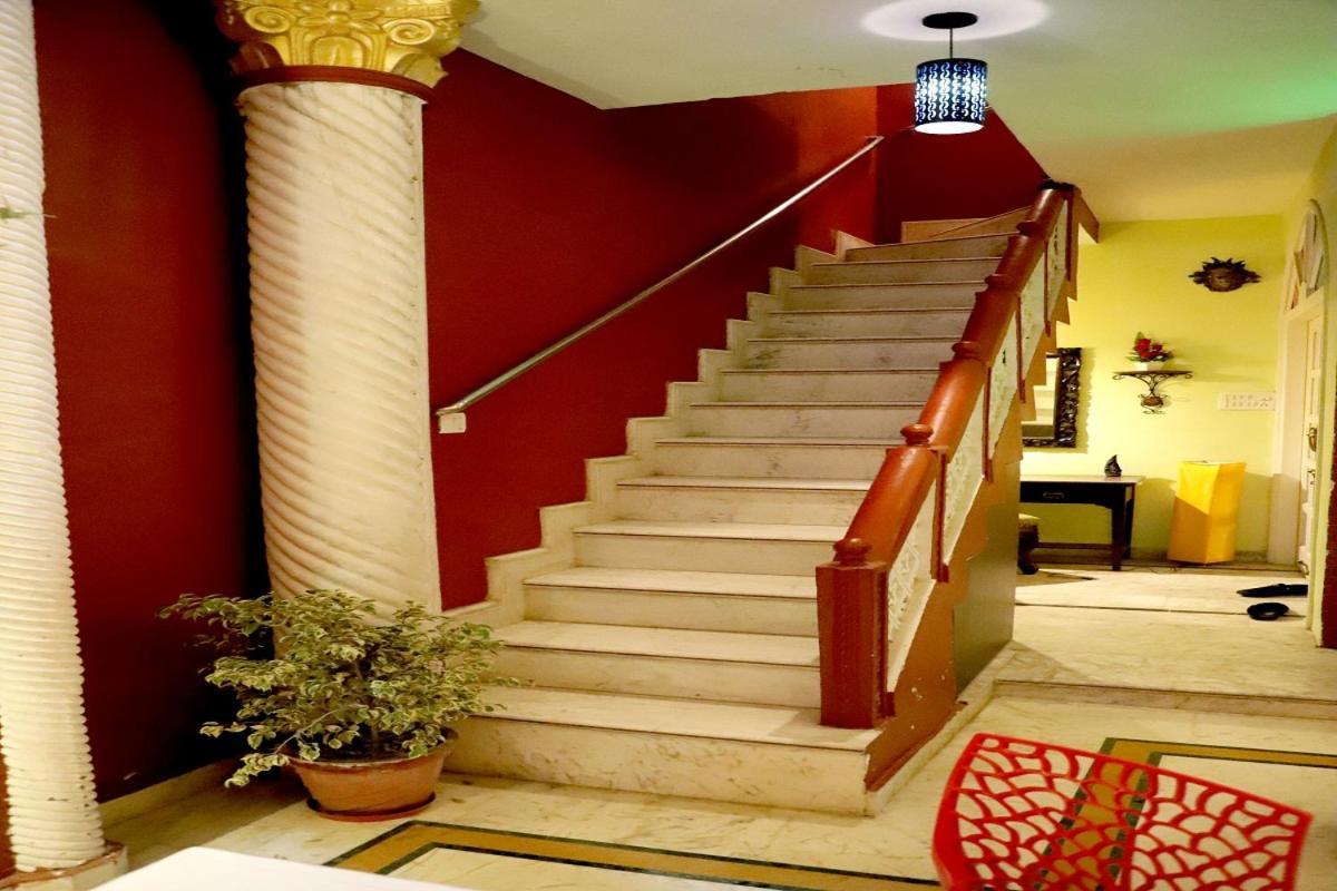 Hotel Ganesha Palace 4*