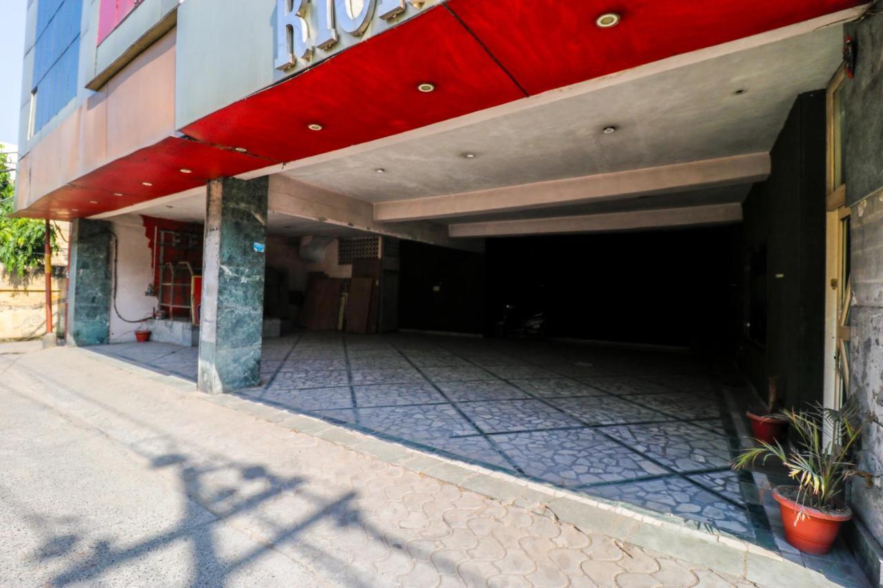 Fabhotel Ricky International Hotel