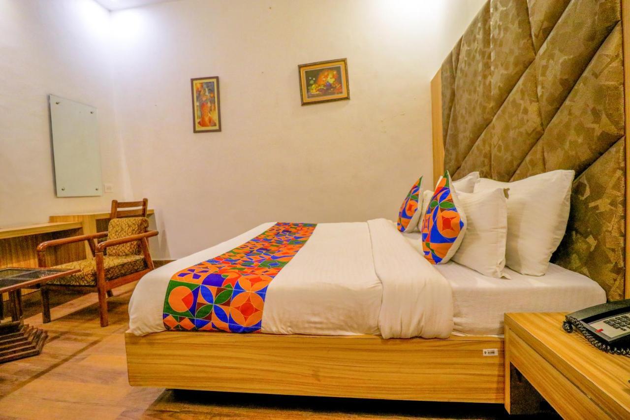 Fabhotel Ricky International 3*