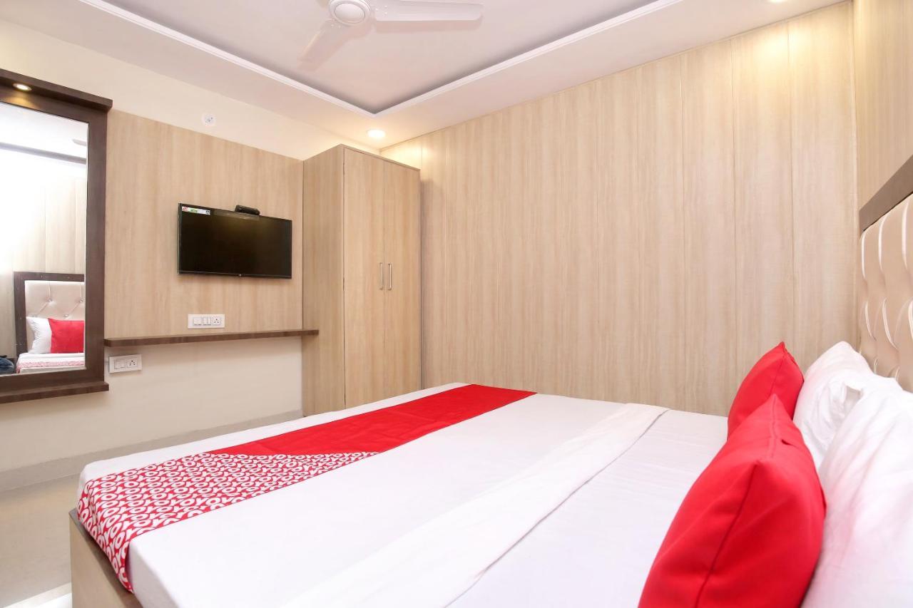 Oyo 24501 Forever Hotel 3*