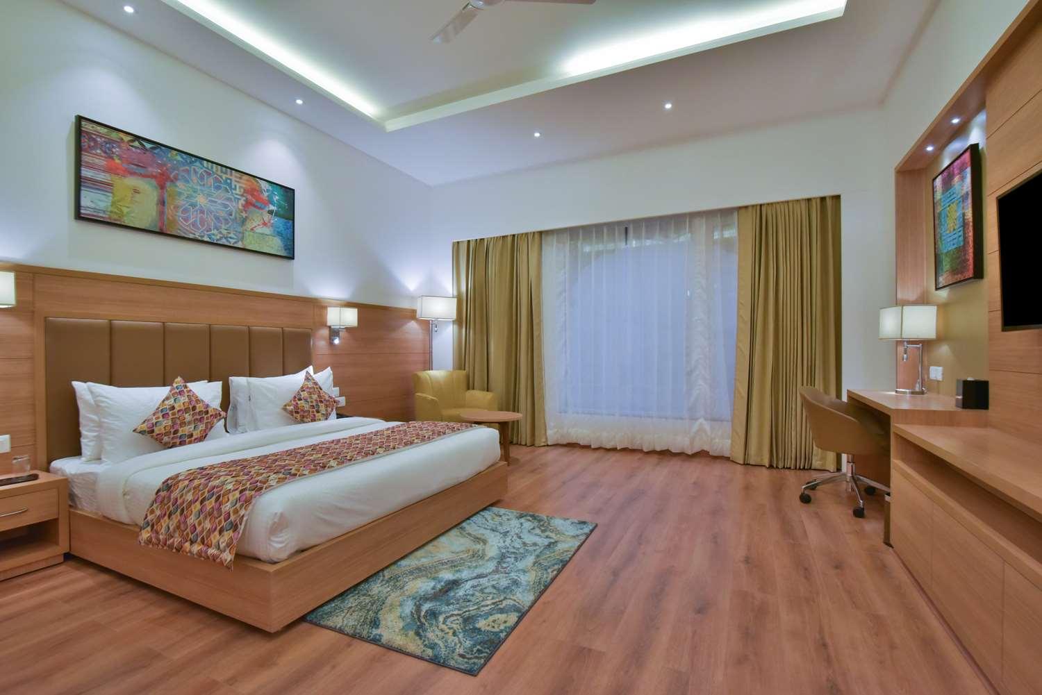 Surestay By Western Heritage Walk Hotel
