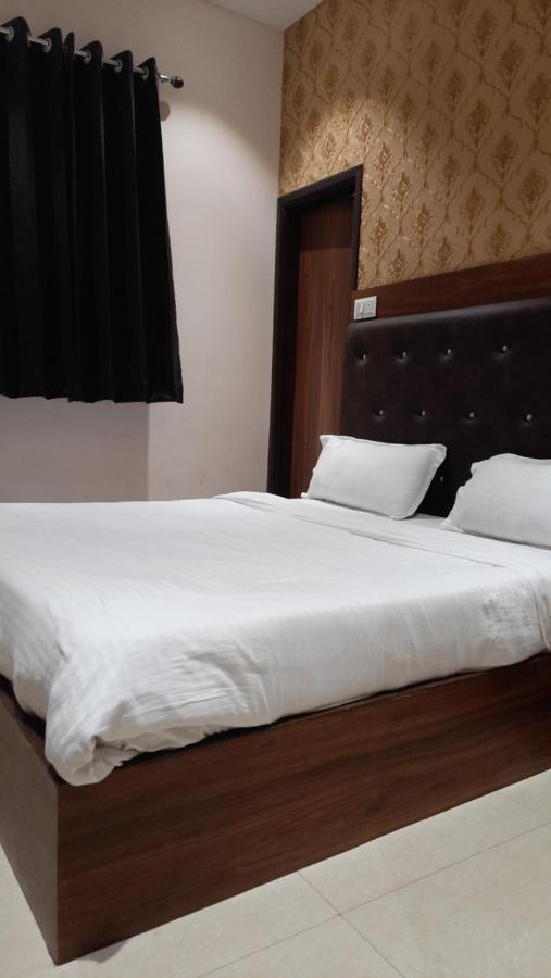 Hotel Anchit - Walking Distance To Golden Temple 3*