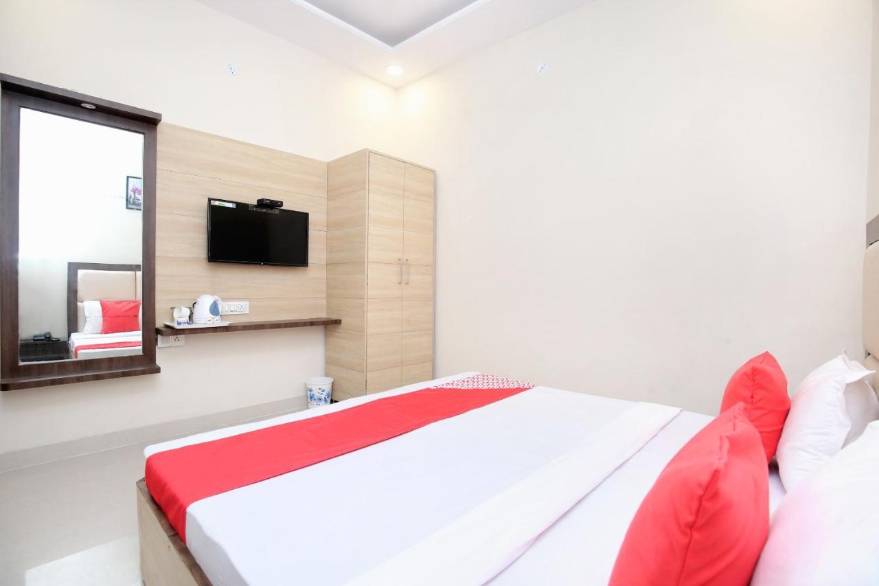 Oyo 24501 Forever Hotel 3*