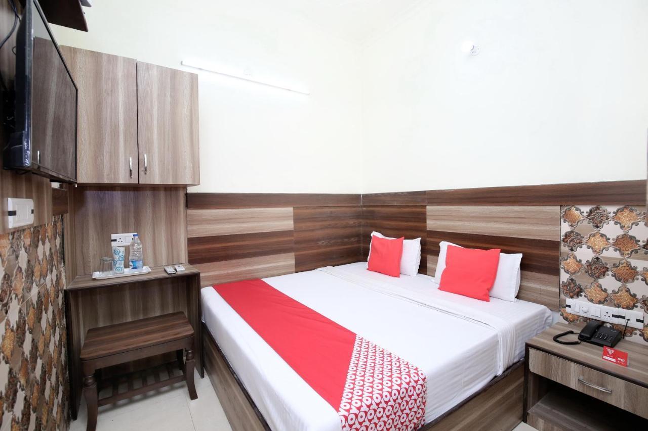 Hotel Oyo 14784 Angad Residency 3*