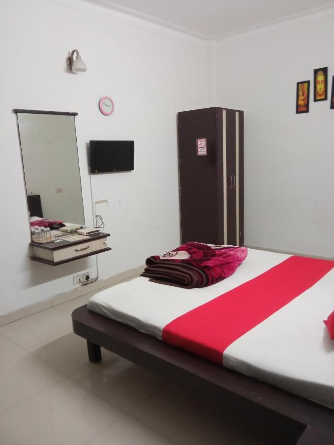 Guest house Gurjeet Guest House 50Mtr From Golden Temple 3*