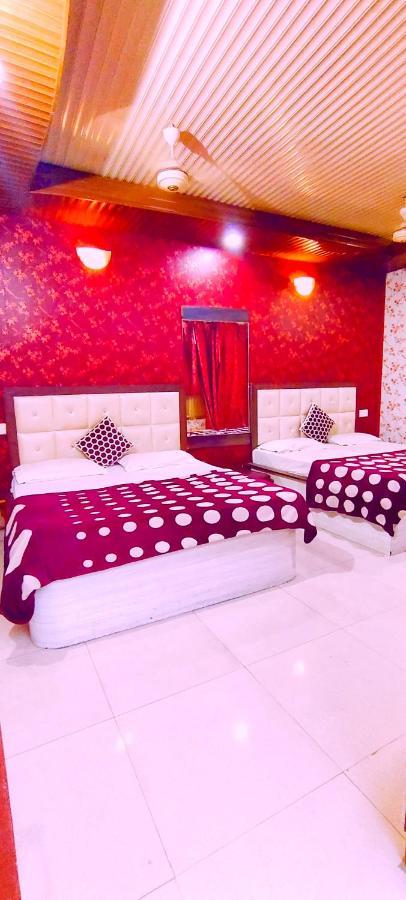 Revoli Walking Distance From Golden Temple Hotel 2*