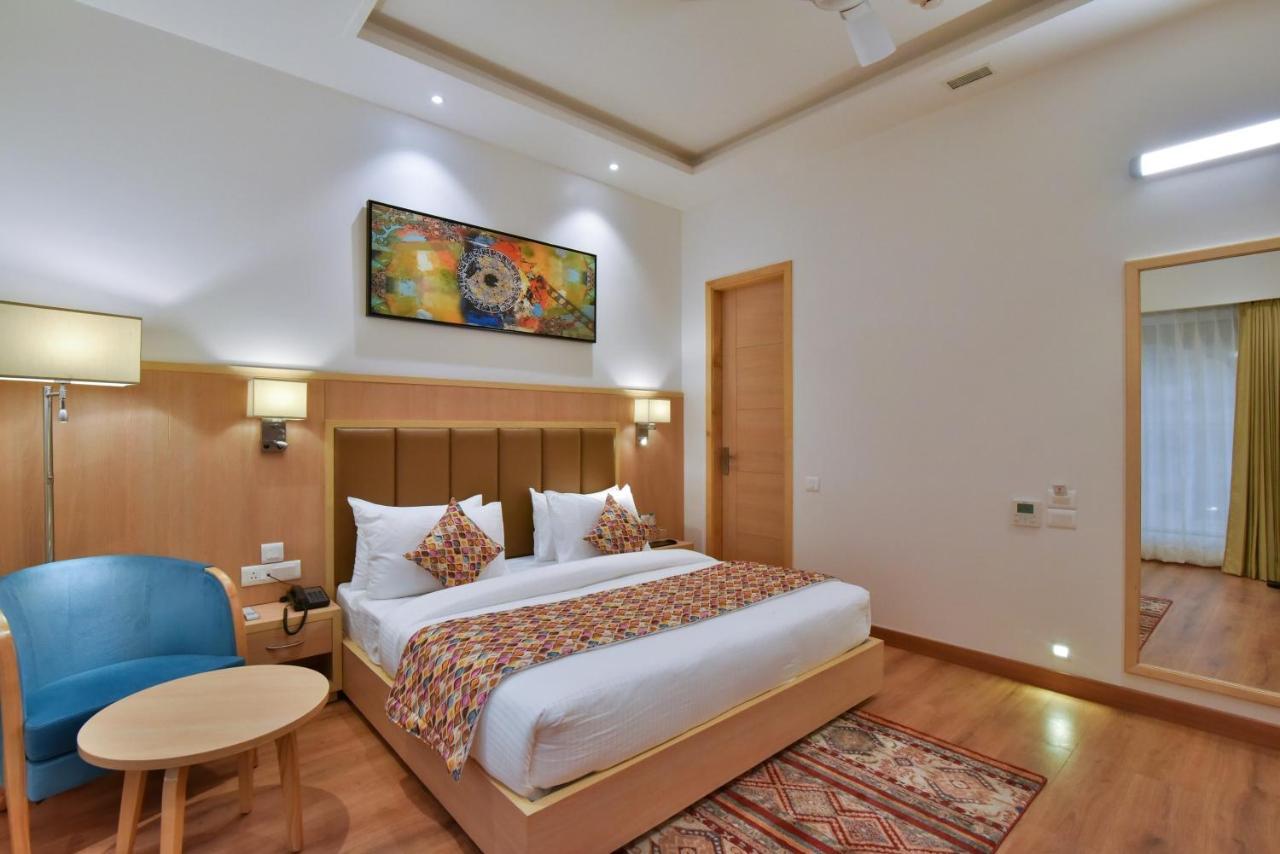 Surestay By Western Heritage Walk Hotel
