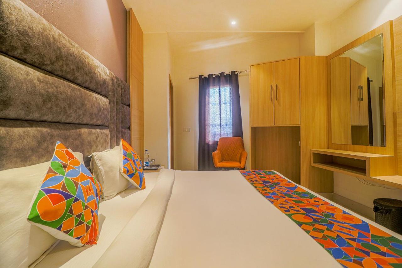 Fabhotel Apple Tree Hotel