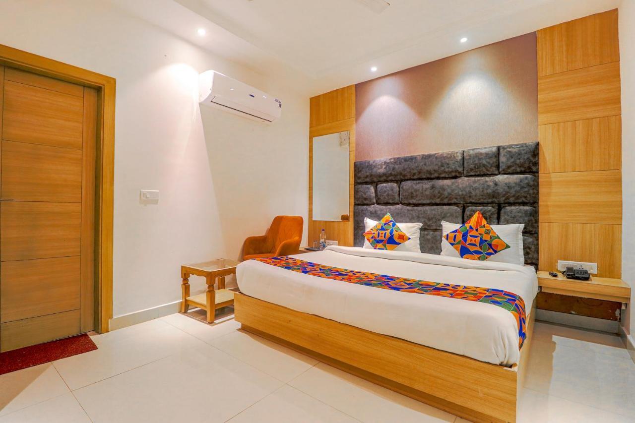 Fabhotel Apple Tree Hotel 3*