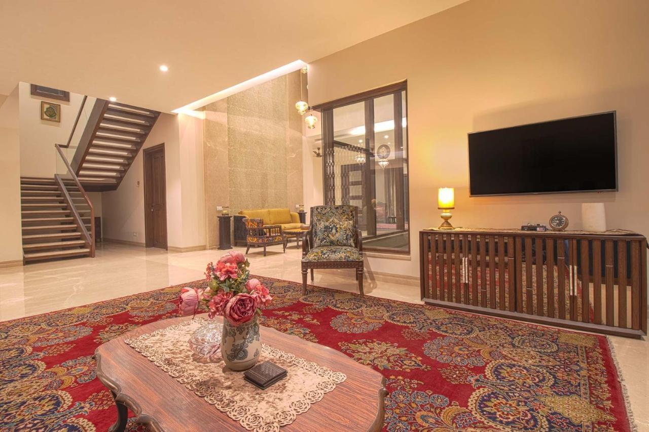 Stayvista At Ekant - 3bhk With Private Pool In Villa