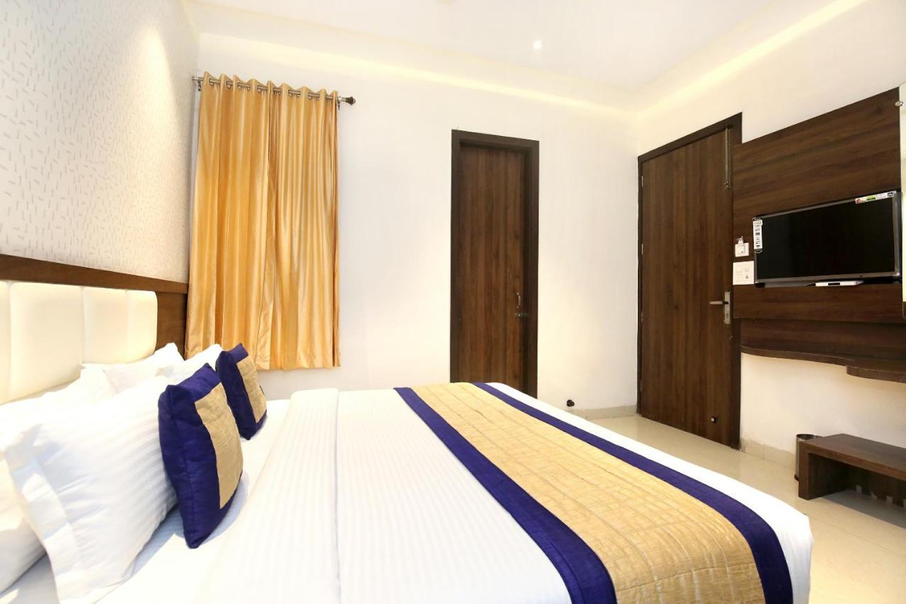 Hotel Oyo 11680 Grand Star 3*