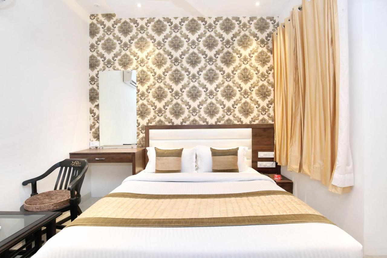 Oyo 11680 Grand Star Hotel