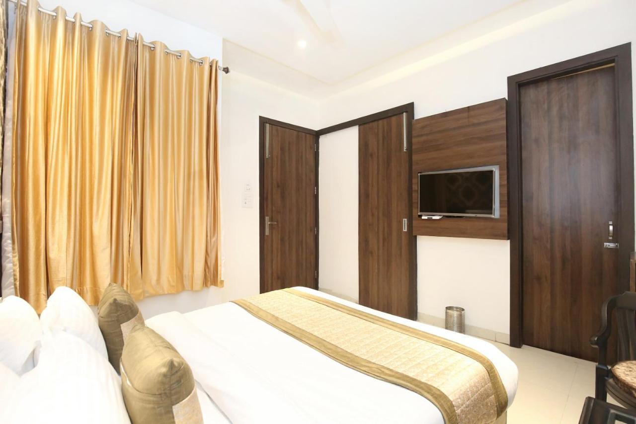 Oyo 11680 Grand Star 3*