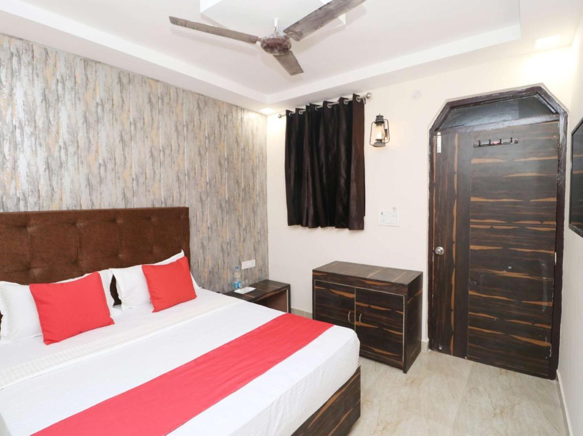 Oyo 37351 Krishna Royal 3*