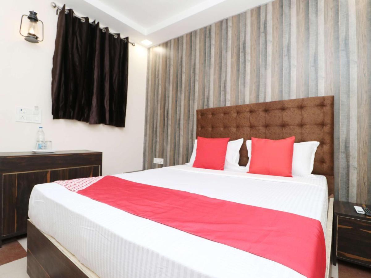Oyo 37351 Krishna Royal Hotel