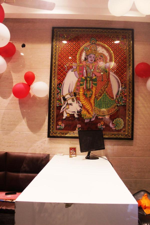 Shree Krishna Hotel 3*