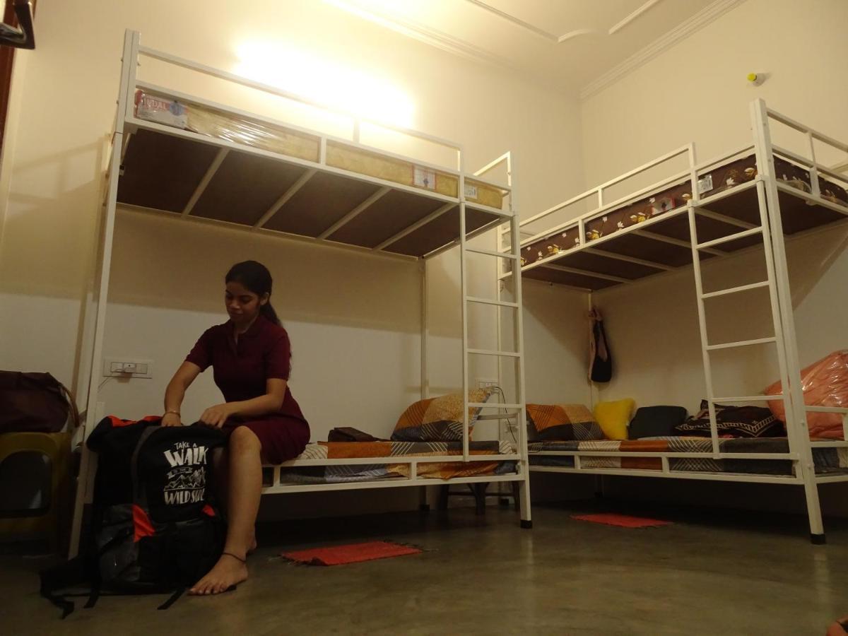Yomad - Yoga & Travel Hostel