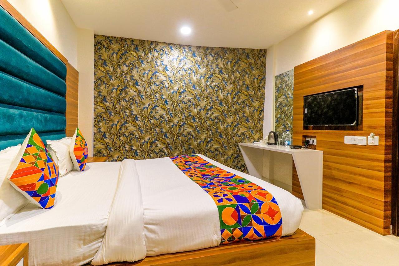 Fabhotel Golden Velvet Hotel