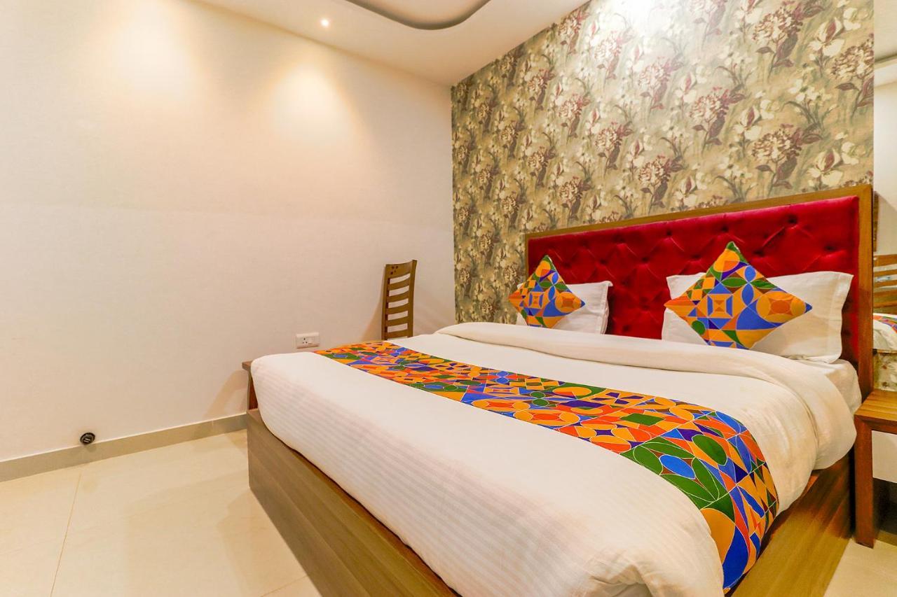 Hotel Fabhotel Golden Velvet