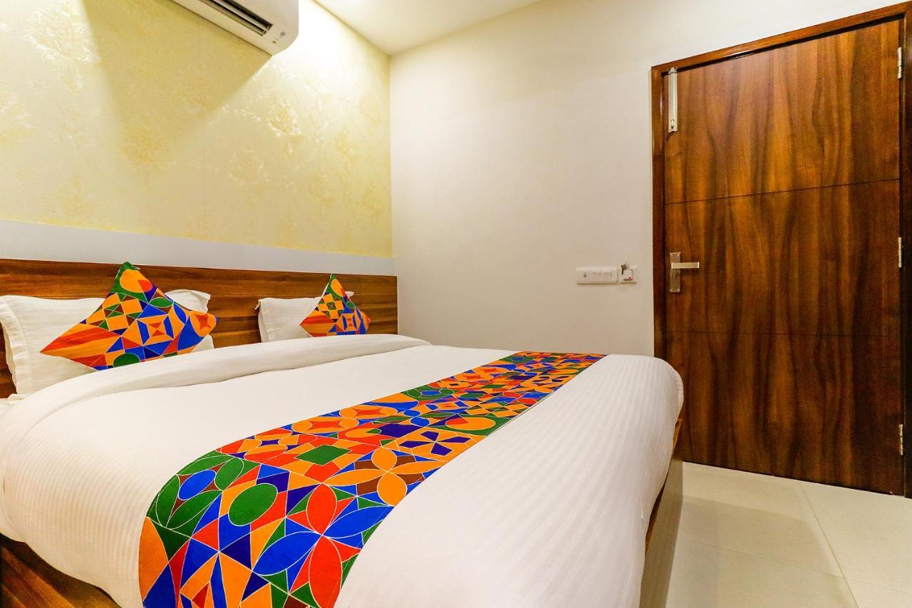 Hotel Fabhotel Golden Velvet