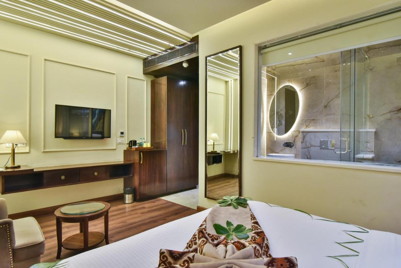 Br Grand With Nimo Club -5 Mint From Golden Temple 4* Amritsar