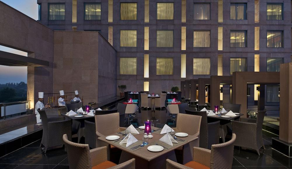 Hotel Park By Radisson Airport 4*