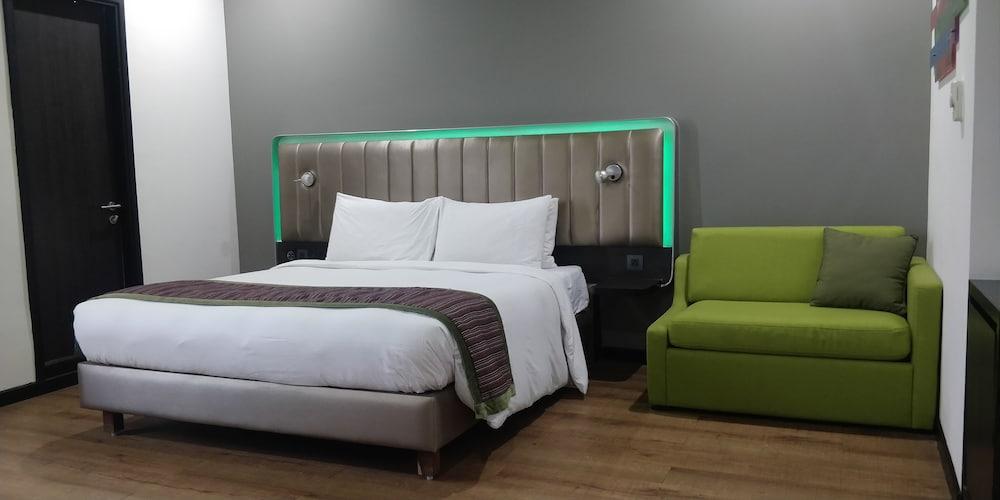 Park By Radisson Airport 4*