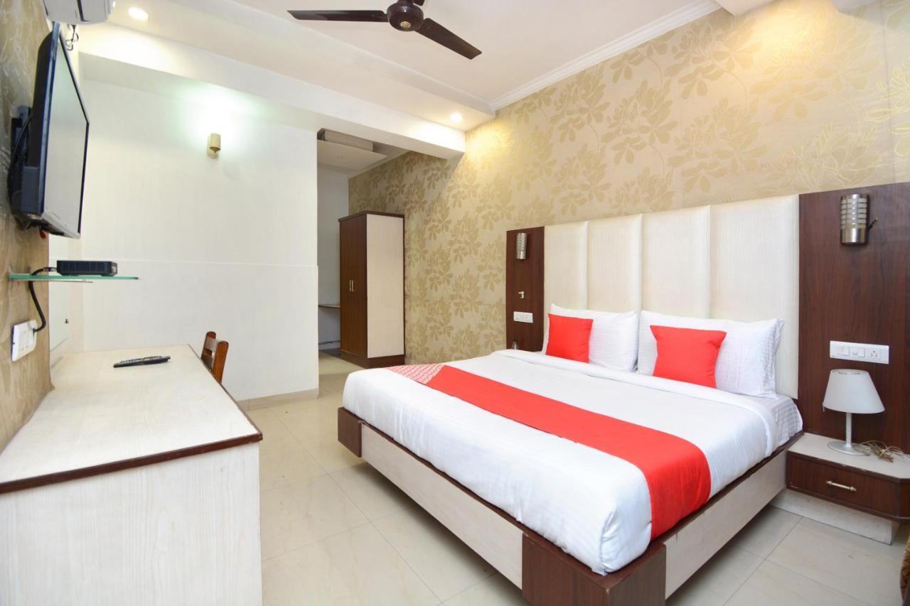 Hotel Ricky International 3*