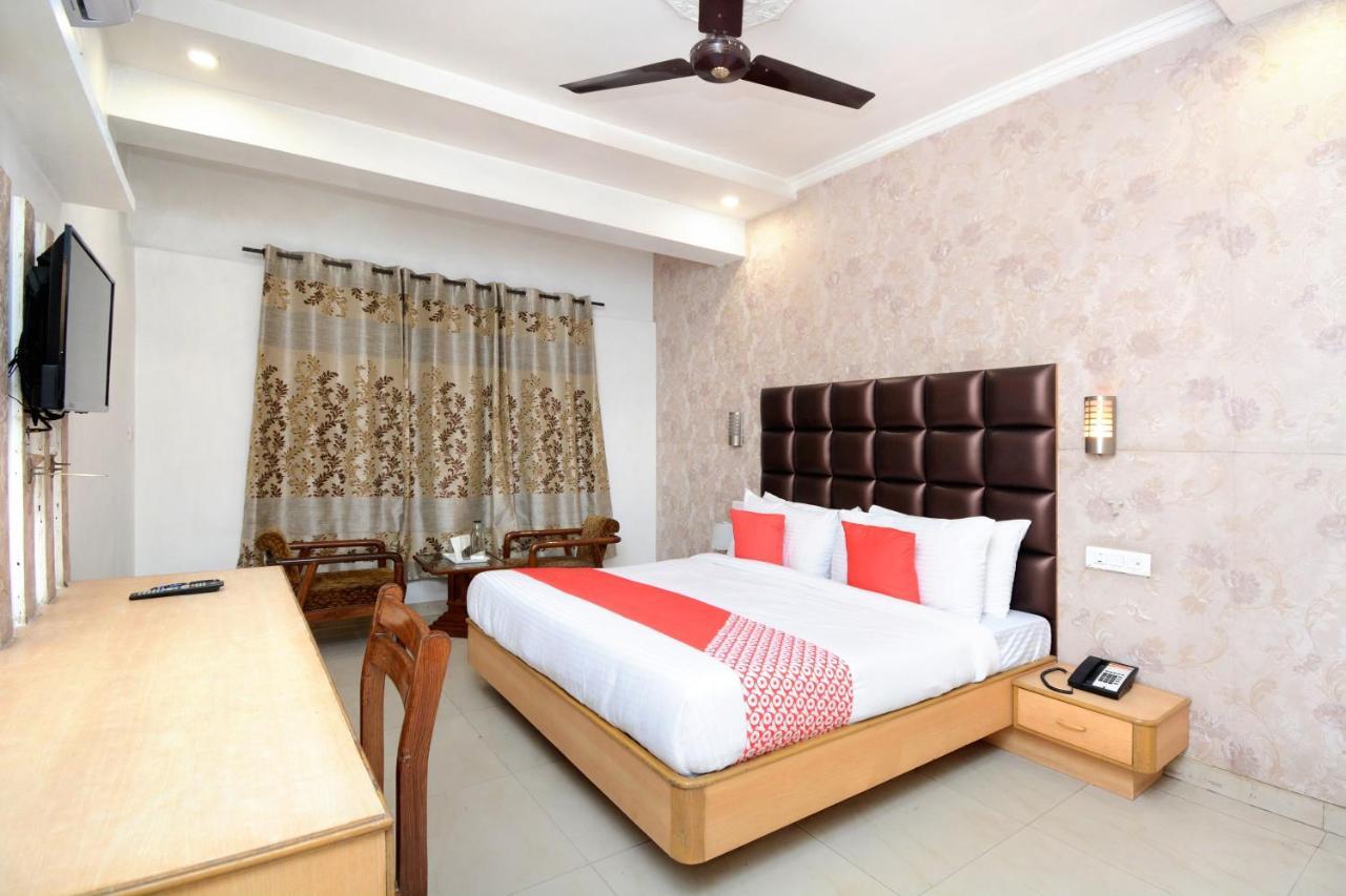 Hotel Ricky International