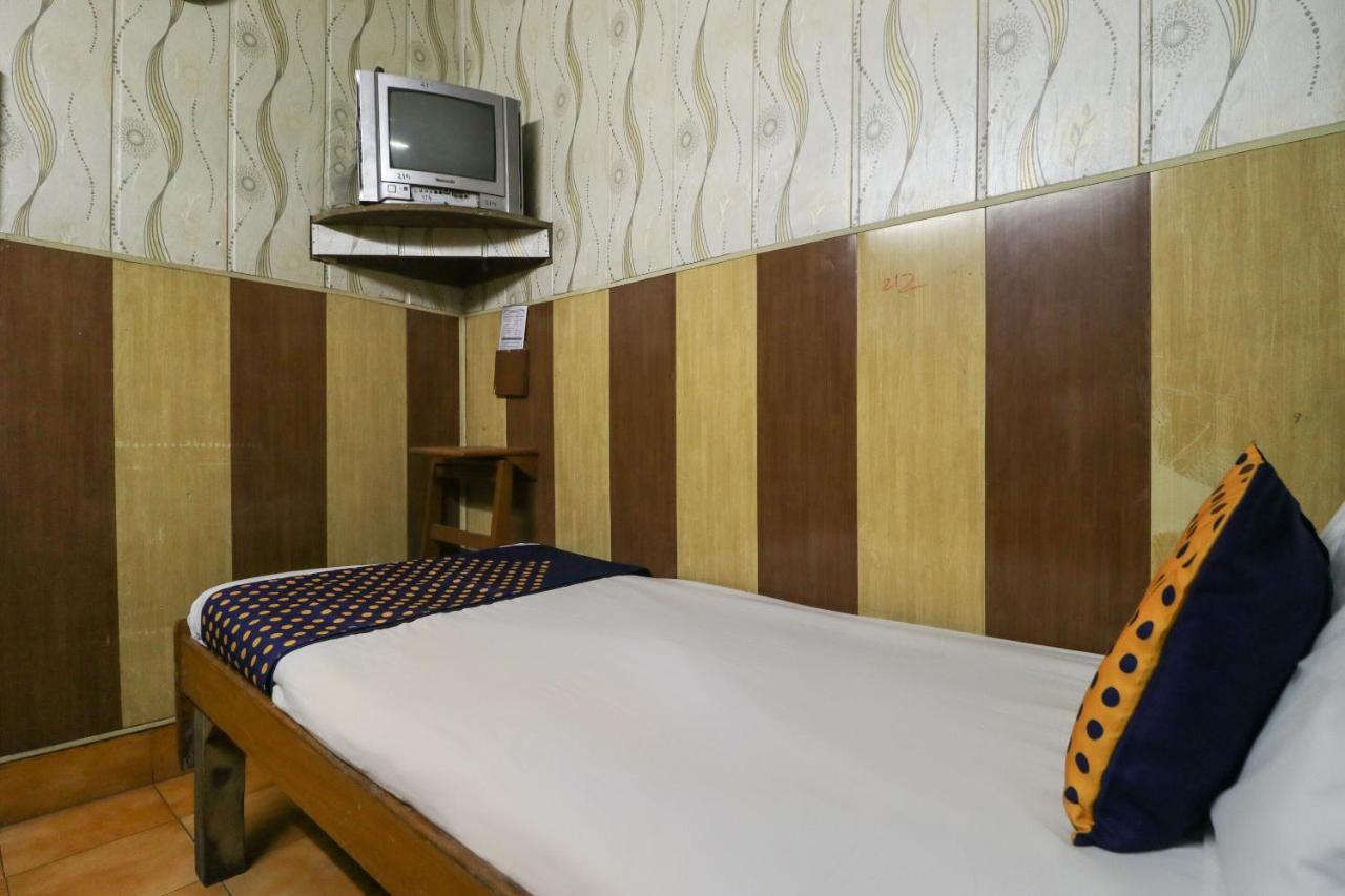 Oyo Inderpuri Hotel 2*