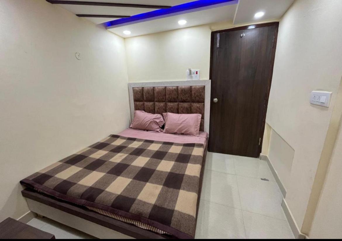 Hotel Star 2*