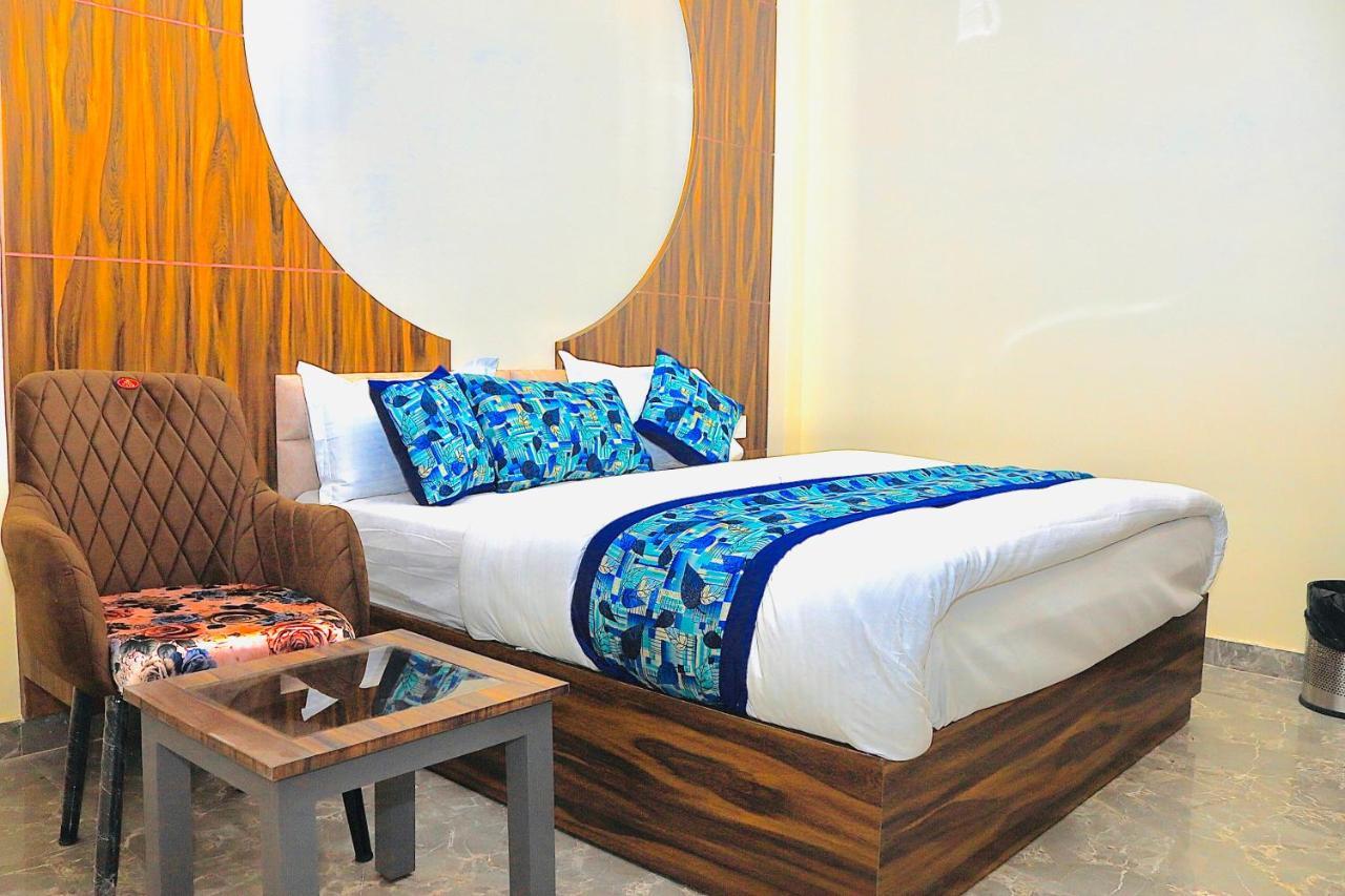 Lemonade Hotel 3*