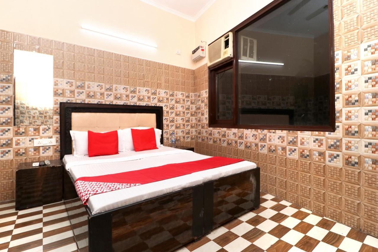 Oyo Kapoor Residency 3*