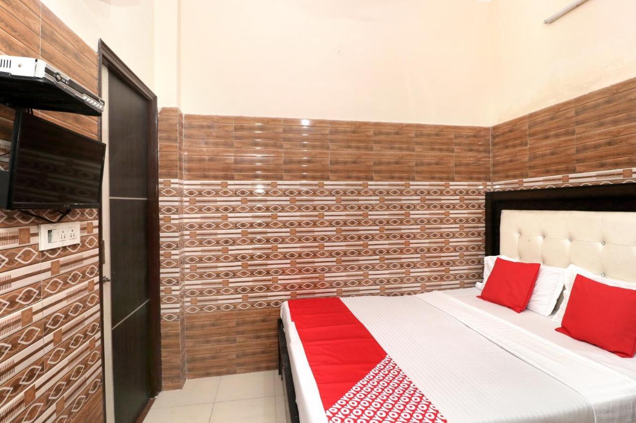 Hotel Oyo Kapoor Residency 3*