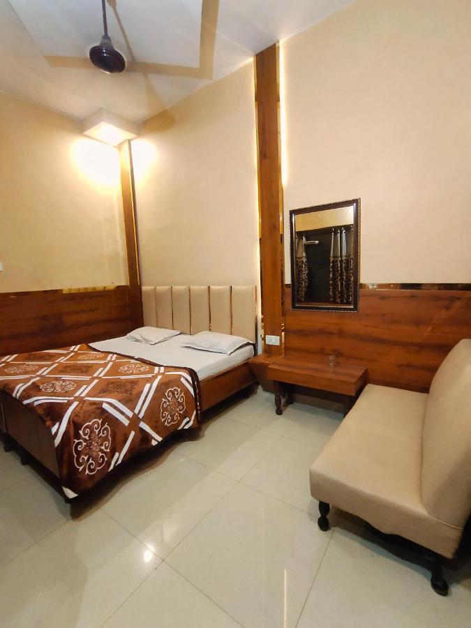 Revoli Walking Distance From Golden Temple Amritsar