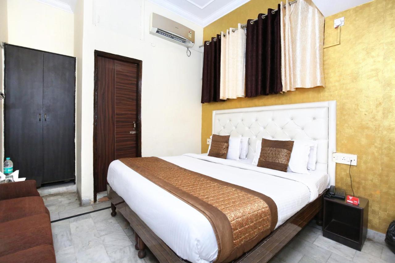 Hotel Oyo 966 Sallow International 3*
