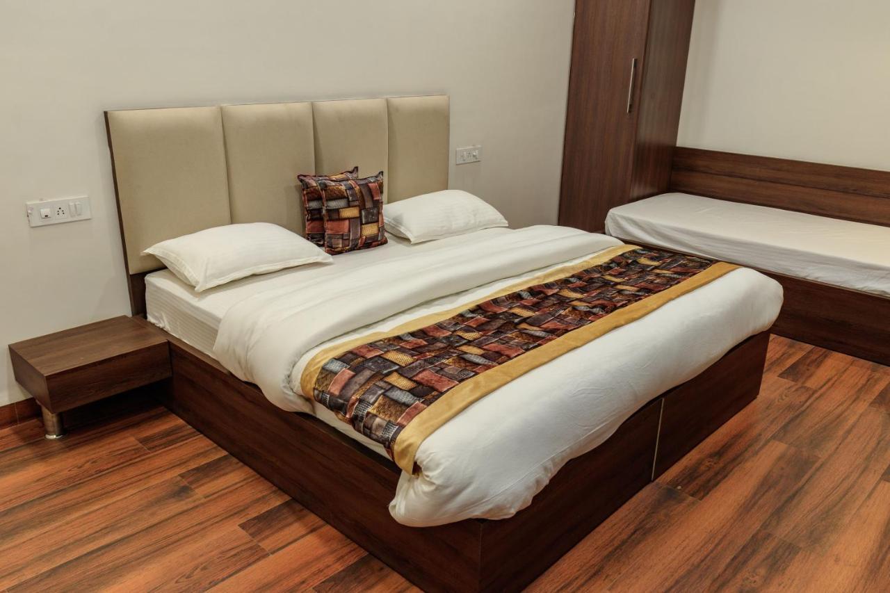 De Manora Homes - Unpretentious With A Garden , Posh Area Ranjit Avenue 4* Amritsar