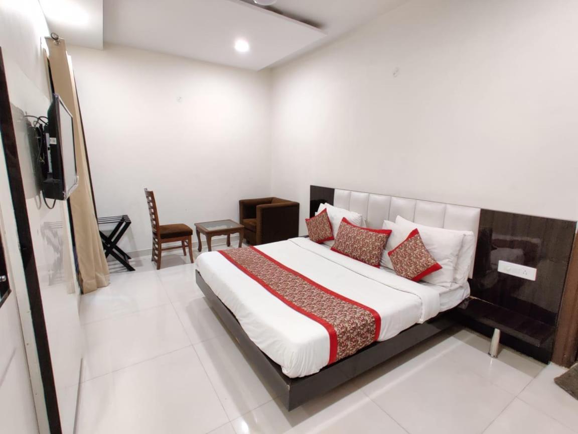 Super Collection O Near Railway Station Hotel Amritsar