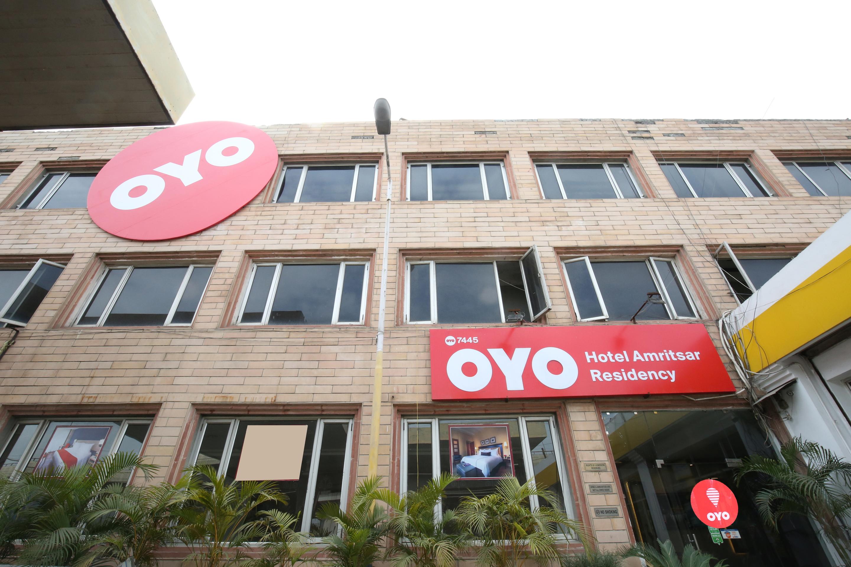 Oyo 7445 Residency Hotel
