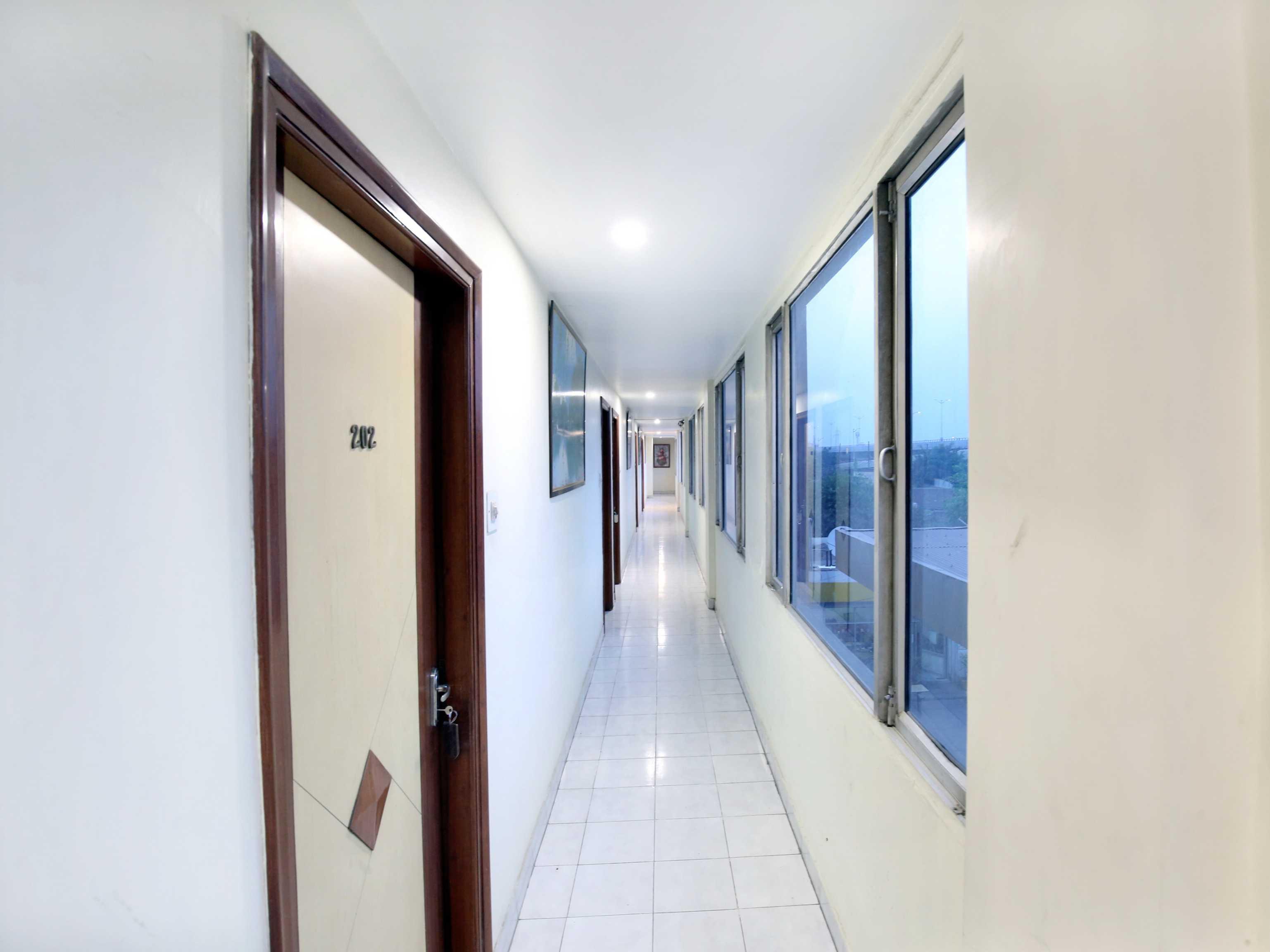 Oyo 7445 Residency Hotel