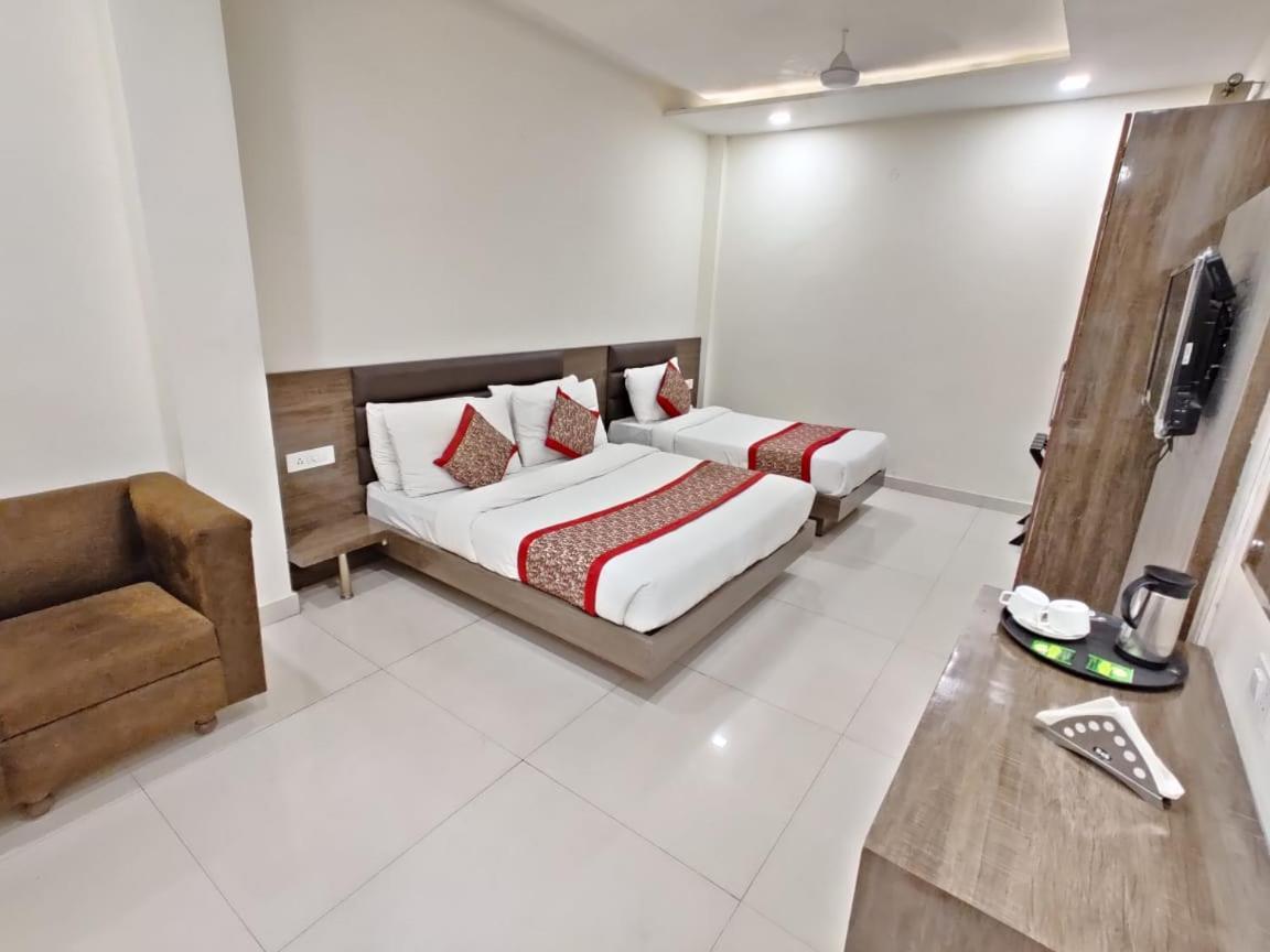 Hotel Super Collection O Near Railway Station