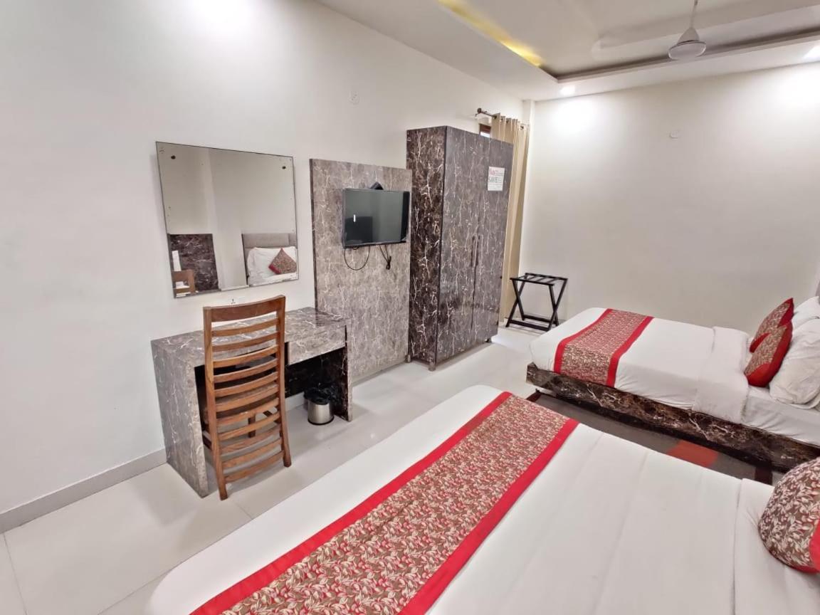 Hotel Super Collection O Near Railway Station