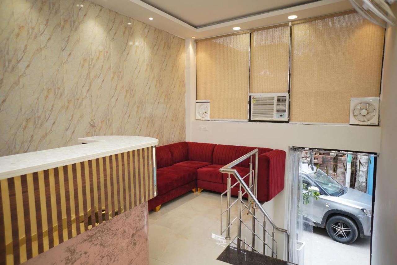 Paradise Stays 3*