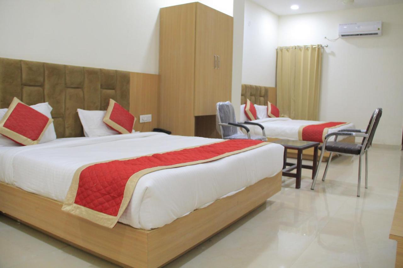 Bansal Paradise Hotel