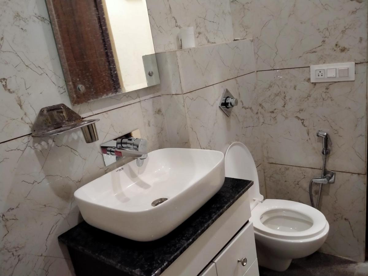 Bansal Paradise Hotel 2*