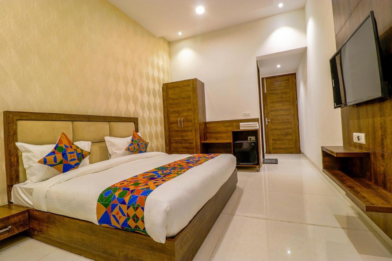 Fabhotel Prime Parisar Hotel 3*