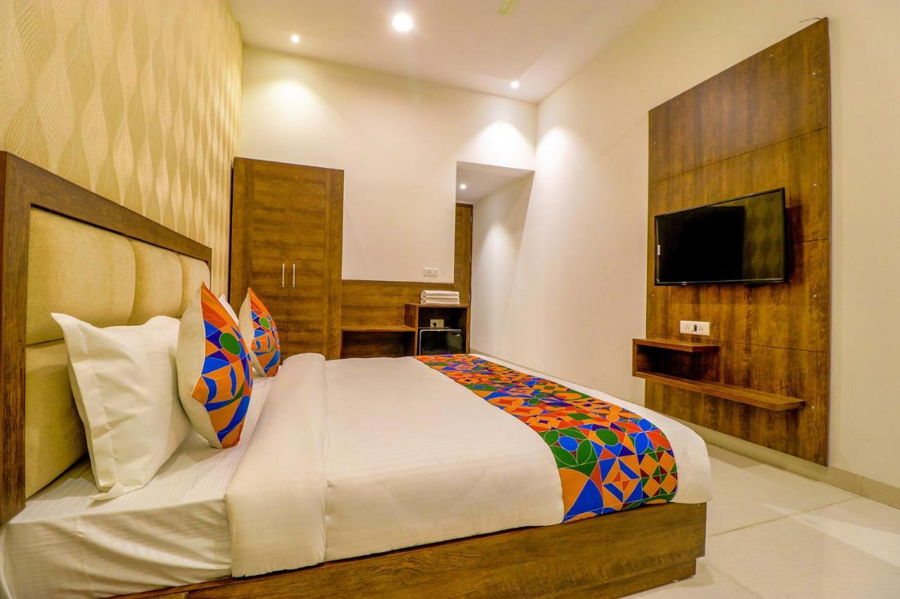 Fabhotel Prime Parisar